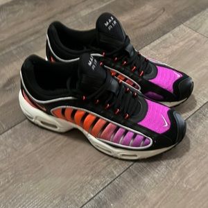 Nike Men’s Air Max Tailwind 4. Suns. Black Orange Purple. Size 10.5. Used.